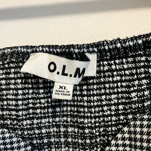 O.L.M. Houndstooth Crop Top - Picture 2 of 4